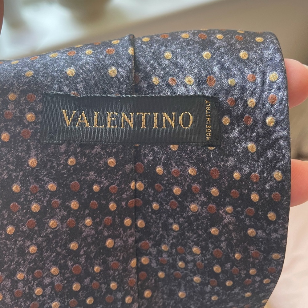 Valentino tie